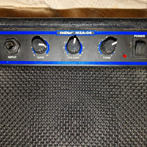 First Act Guitar Amp - Picture 2 of 5